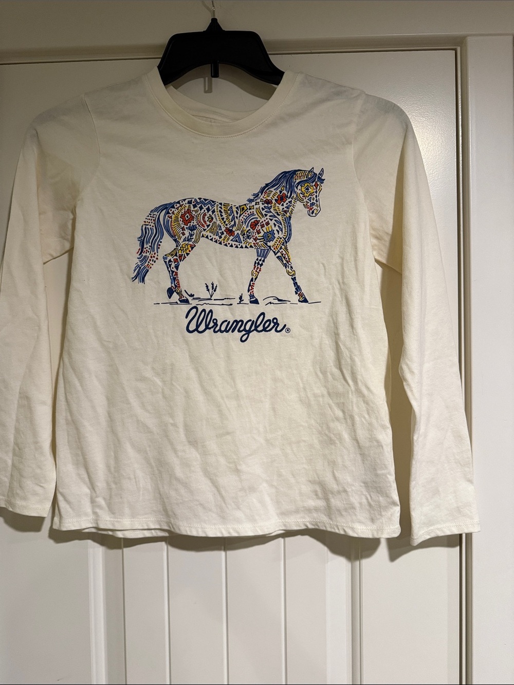 Wrangler Cream Long-Sleeve Tee with Colorful Patterned Horse